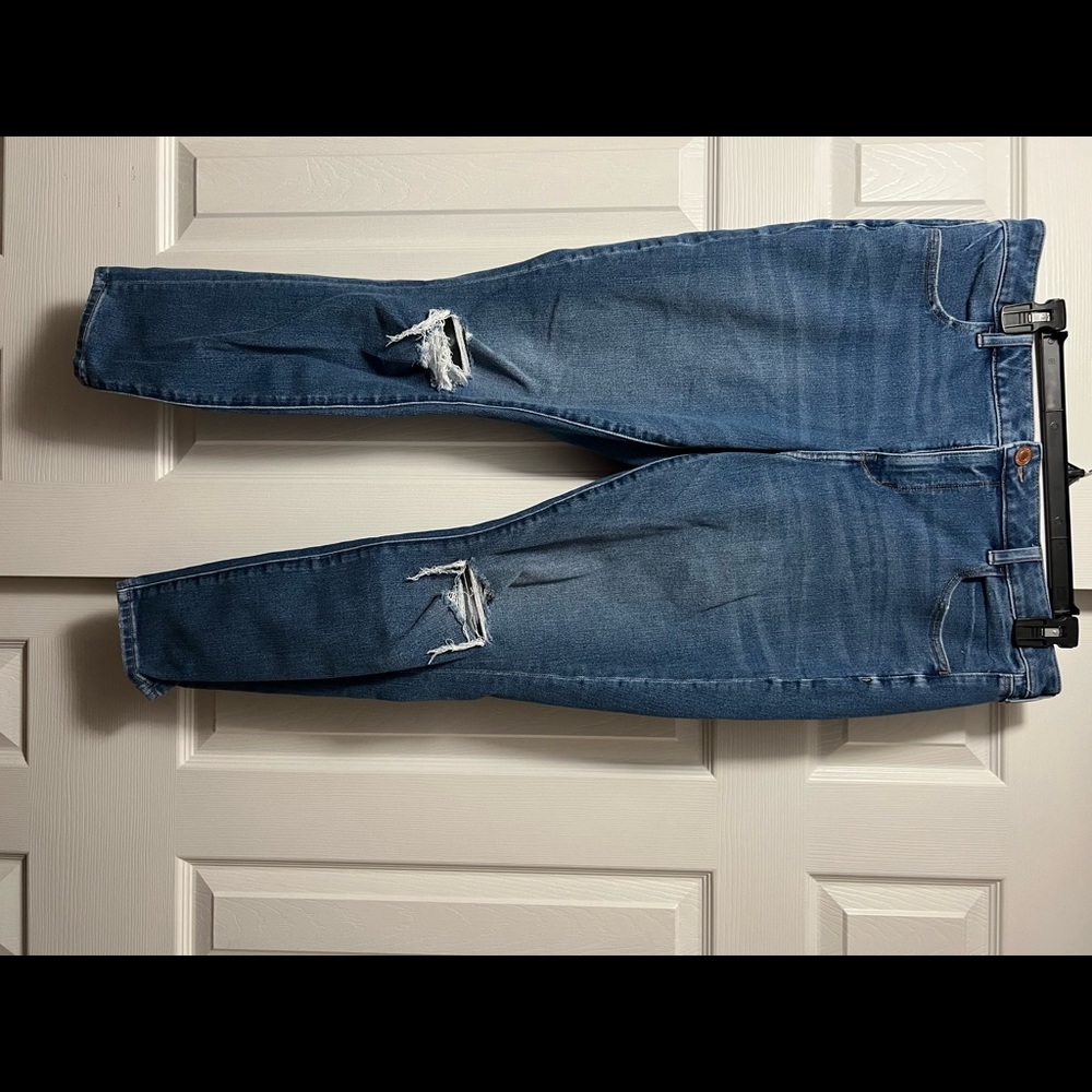 Brand new American Eagle jeans size 18